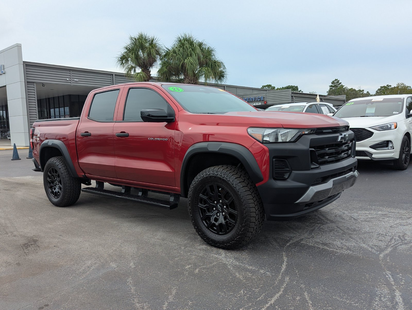 Used 2023 Chevrolet Colorado Trail Boss w/ Technology Package AWD/4WD image 2