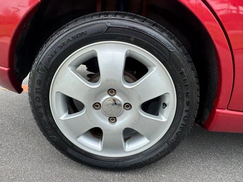 Used 2002 Ford Focus ZX5 Hatchback FWD image 27