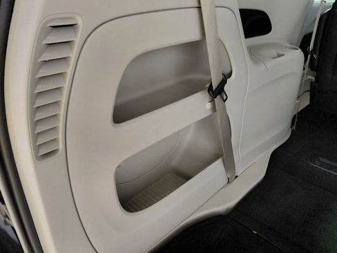 Certified 2024 Chrysler Pacifica Touring-L FWD image 43