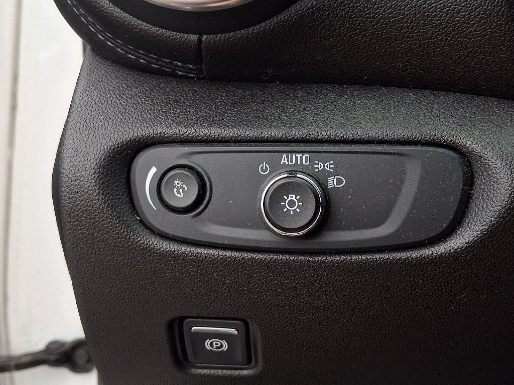 Used 2020 Chevrolet Blazer LT AWD/4WD image 17