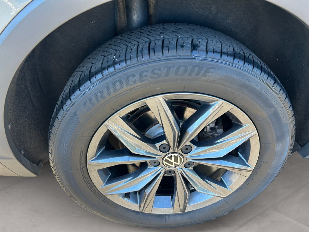 Used 2022 Volkswagen Tiguan SE AWD/4WD image 14