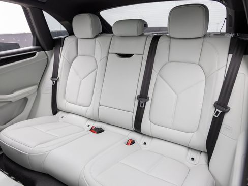 New 2025 Porsche Macan image 24