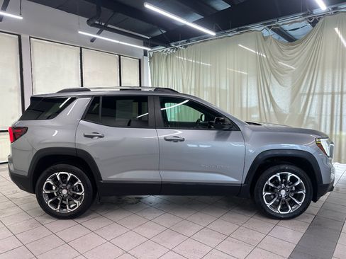Certified 2025 GMC Terrain Elevation w/ Elevation Premium Package AWD/4WD image 3