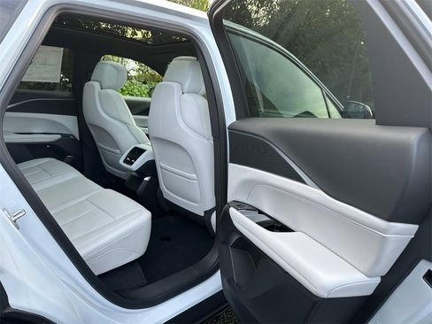 New 2026 Cadillac Lyriq Sport image 13