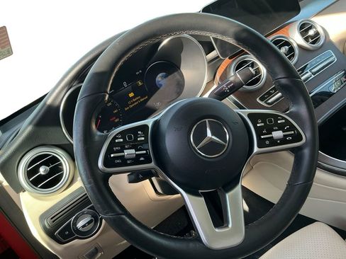 Used 2022 Mercedes-Benz GLC 300 4MATIC image 23