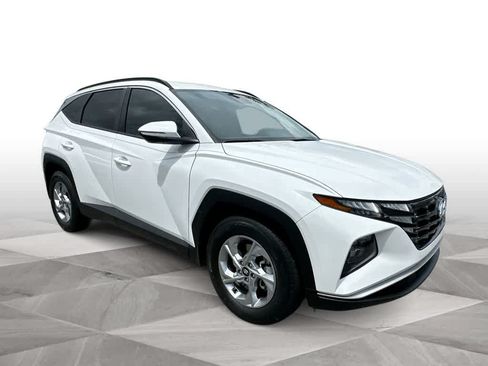 Used 2023 Hyundai Tucson SEL FWD image 2