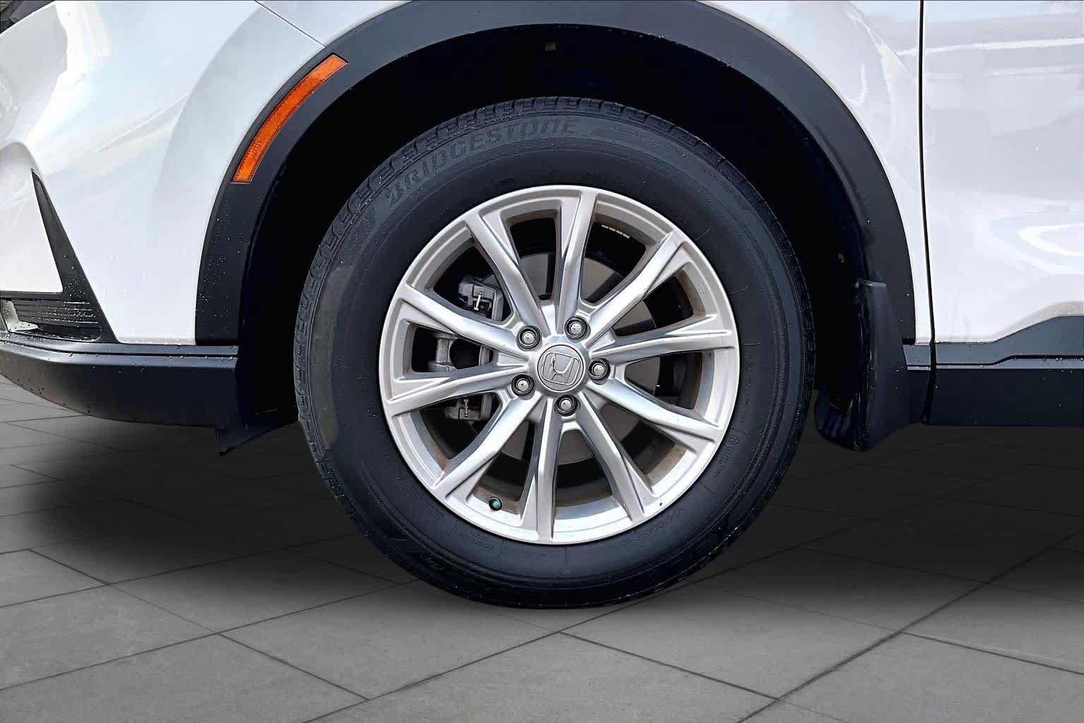 Used 2024 Honda CR-V EX image 11