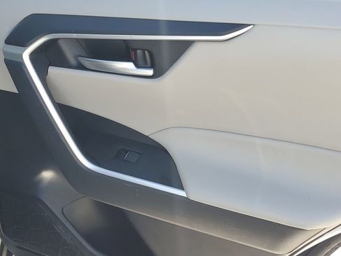 Used 2023 Toyota RAV4 XLE image 43