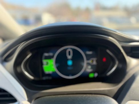 Used 2017 Chevrolet Bolt Premier w/ Driver Confidence II Package image 32