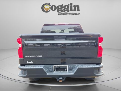 New 2026 Chevrolet Suburban Z71 w/ Z71 Off-Road Package image 5