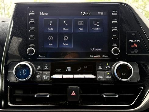 Used 2022 Toyota Highlander LE AWD/4WD image 30