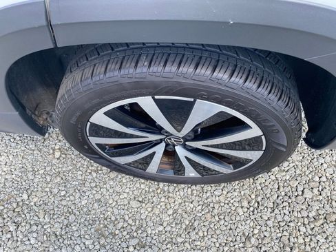 Used 2023 Volkswagen Taos SE image 25