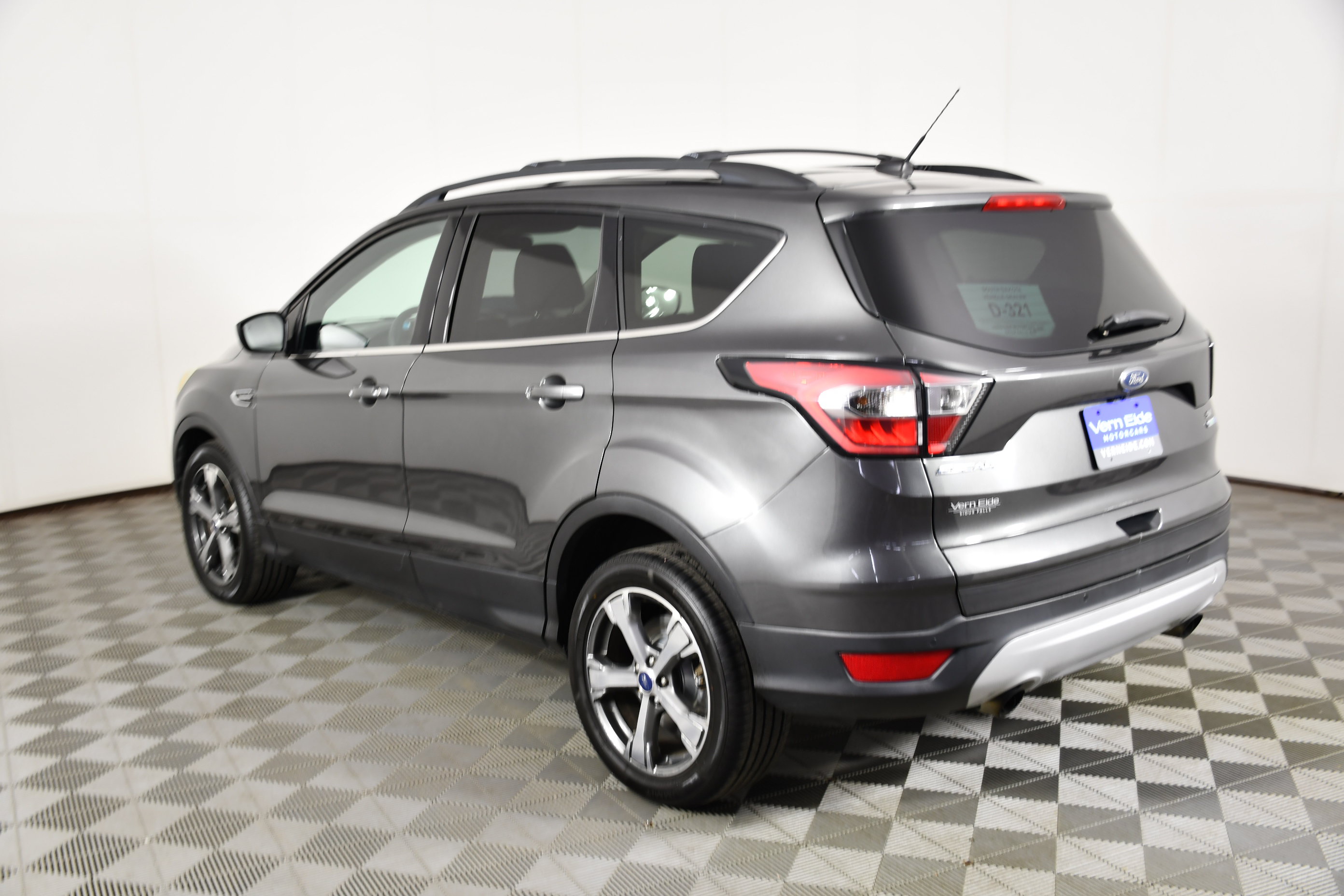 Used 2017 Ford Escape SE w/ Equipment Group 201A AWD/4WD image 8