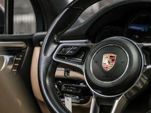 Used 2018 Porsche Macan AWD/4WD image 15