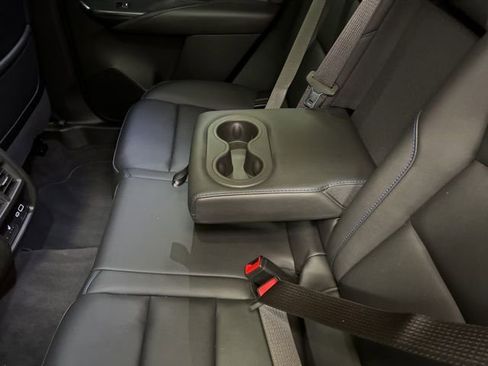 Used 2025 Cadillac XT4 Sport w/ Technology Package image 57