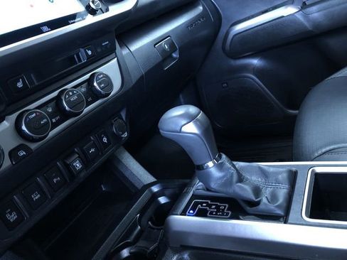 Certified 2022 Toyota Tacoma Limited image 23