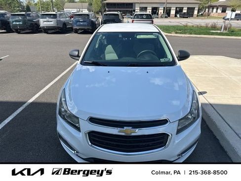 Used 2016 Chevrolet Cruze LS image 2