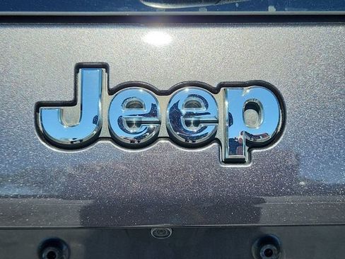 Used 2020 Jeep Cherokee Limited w/ Technology Group AWD/4WD image 23