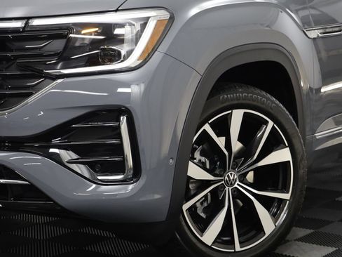 New 2026 Volkswagen Atlas Cross Sport SEL Premium R-Line AWD/4WD image 4