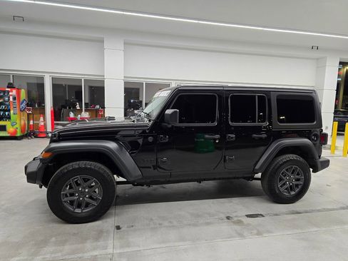 Used 2025 Jeep Wrangler Sport S image 3