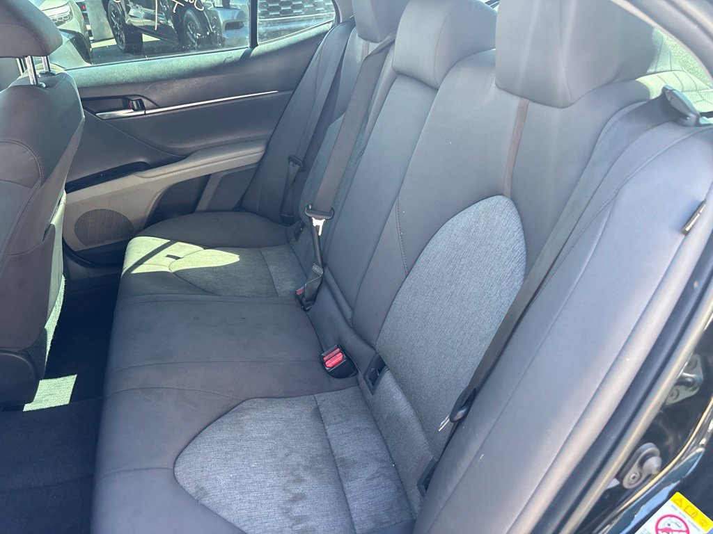 Used 2018 Toyota Camry LE FWD image 12