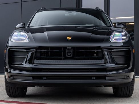 New 2026 Porsche Macan image 8