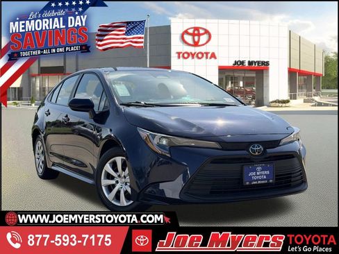 Used 2025 Toyota Corolla LE FWD image 1