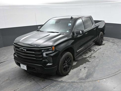 Used 2025 Chevrolet Silverado 1500 High Country w/ Midnight Edition AWD/4WD image 29