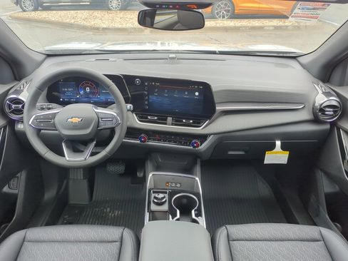 New 2026 Chevrolet Equinox LT w/ Convenience Package II image 32