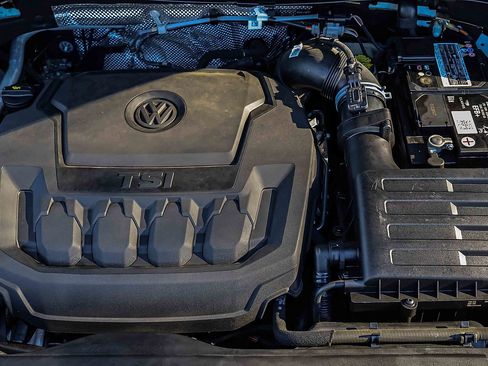 Used 2022 Volkswagen Tiguan SE R-Line image 29