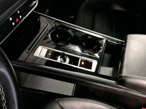 Used 2025 Volkswagen Atlas SEL image 17