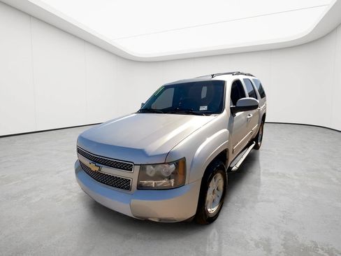 Used 2011 Chevrolet Tahoe LT w/ Luxury Package AWD/4WD image 11