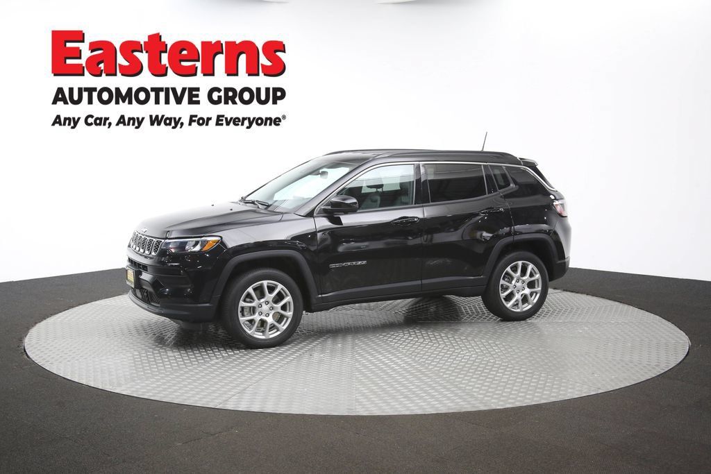 Used 2024 Jeep Compass Latitude AWD/4WD image 56