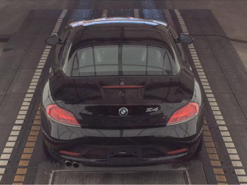 Used 2011 BMW Z4 sDrive30i w/ Sport Pkg image 5