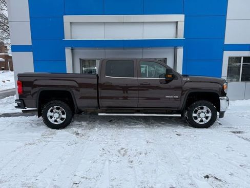 Used 2016 GMC Sierra 3500 SLE w/ SLE Preferred Package image 4