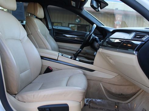 Used 2015 BMW 750Li image 14