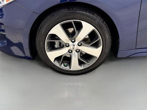 Used 2017 Kia Optima EX w/ Premium Package FWD image 30