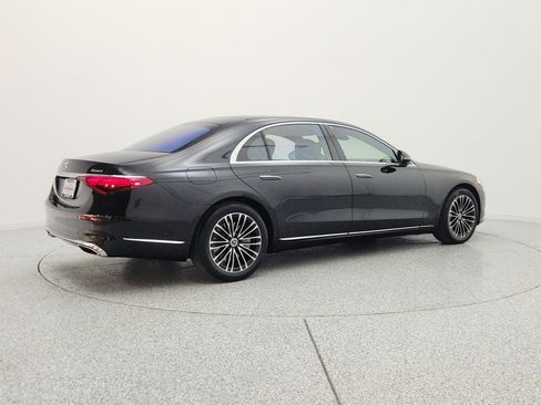 Used 2023 Mercedes-Benz S 580e 4MATIC Sedan image 5