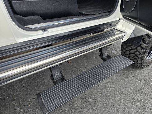 Used 2018 Mercedes-Benz G 550 Squared image 30