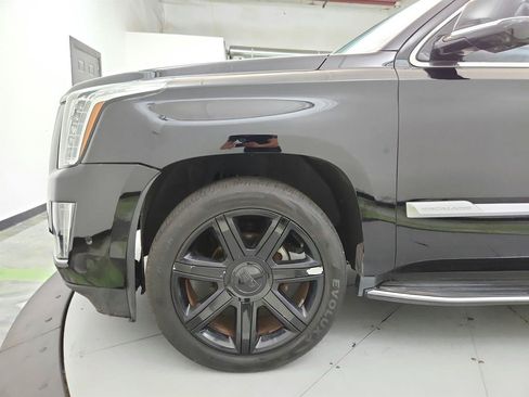Used 2019 Cadillac Escalade Luxury AWD/4WD image 30