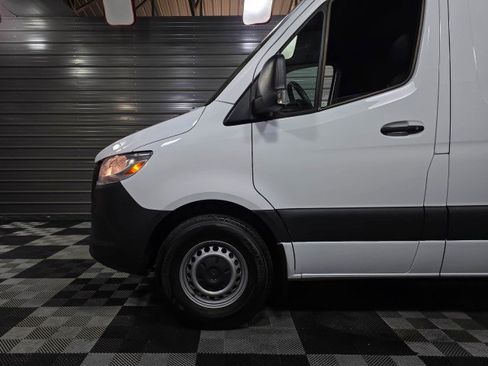 Used 2022 Mercedes-Benz Sprinter 2500 image 30
