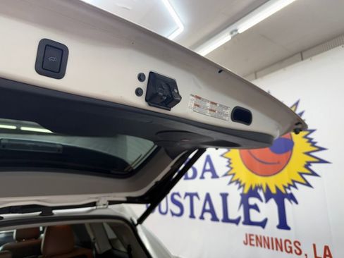 Used 2019 Toyota Highlander Limited Platinum image 21