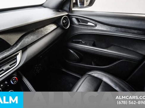Used 2022 Alfa Romeo Stelvio Sprint image 43