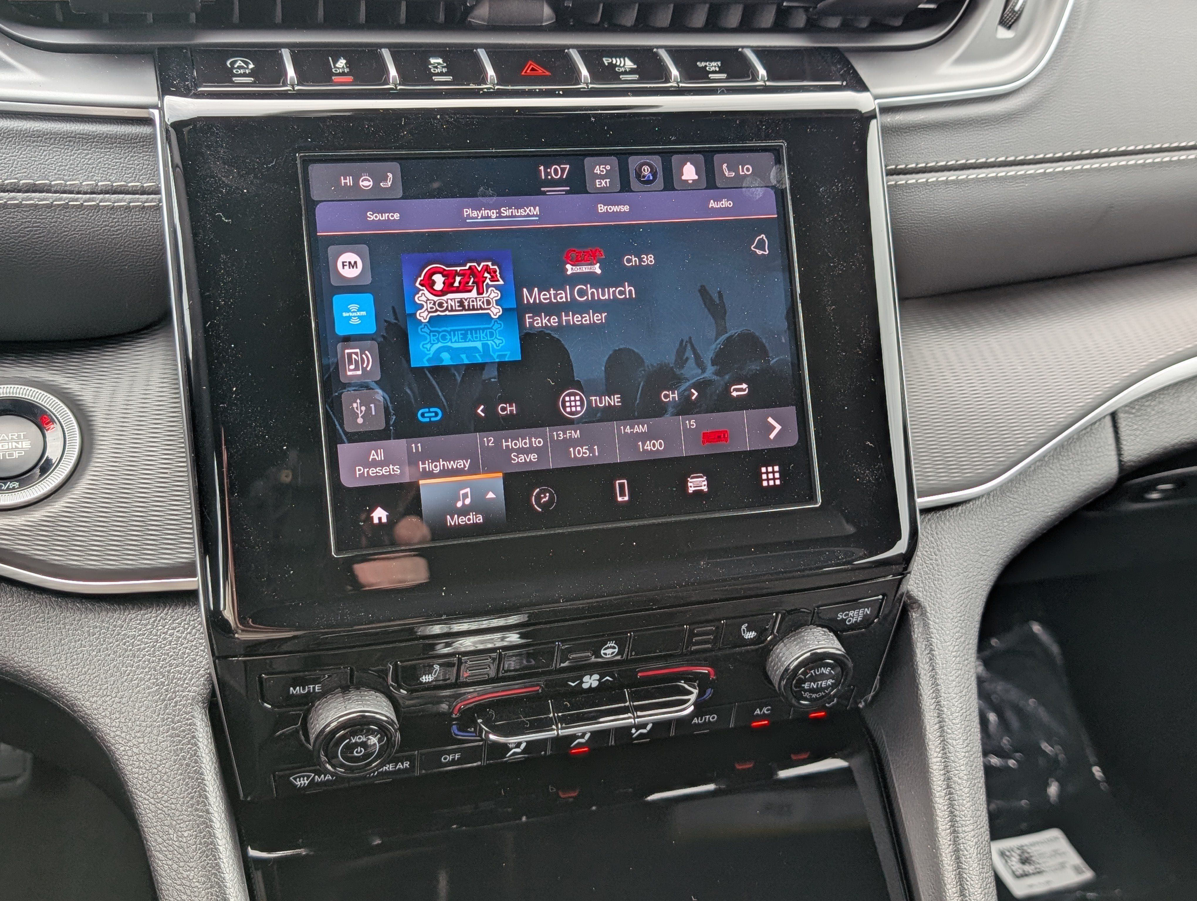 New 2025 Jeep Grand Cherokee Altitude AWD/4WD image 27