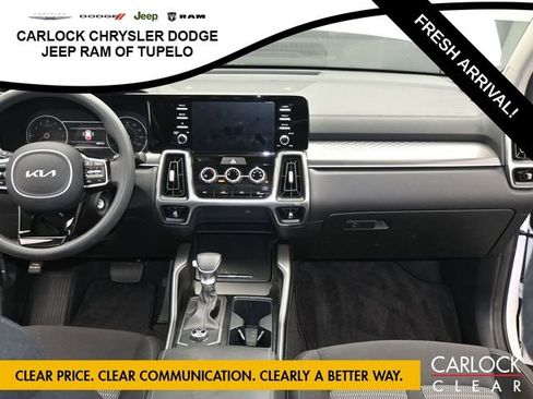 Used 2023 Kia Sorento LX image 38
