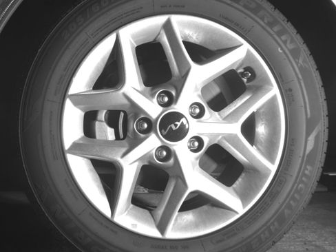Used 2025 Kia Soul LX w/ LX Technology Package FWD image 19