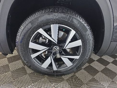 Used 2023 Volkswagen Atlas Cross Sport SE AWD/4WD image 10