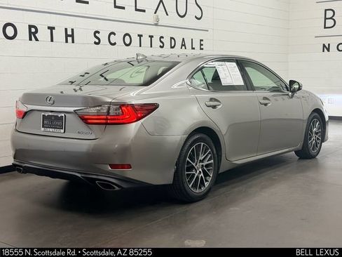 Used 2016 Lexus ES 350 w/ Luxury Package w/Wood Trim FWD image 4
