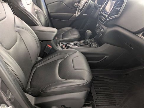 Used 2019 Jeep Cherokee Limited w/ Technology Group image 34