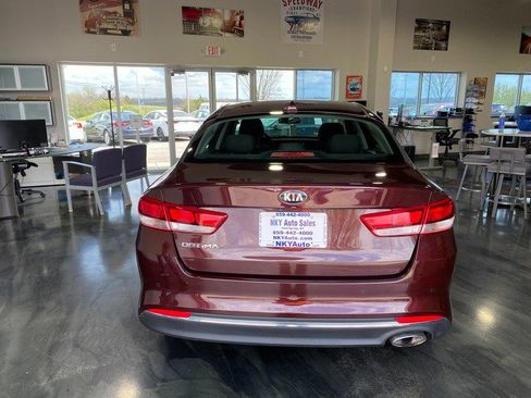 Used 2018 Kia Optima LX w/ 17" Alloy Wheels Package image 6